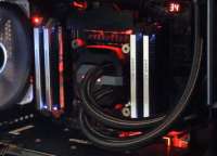 587x424
